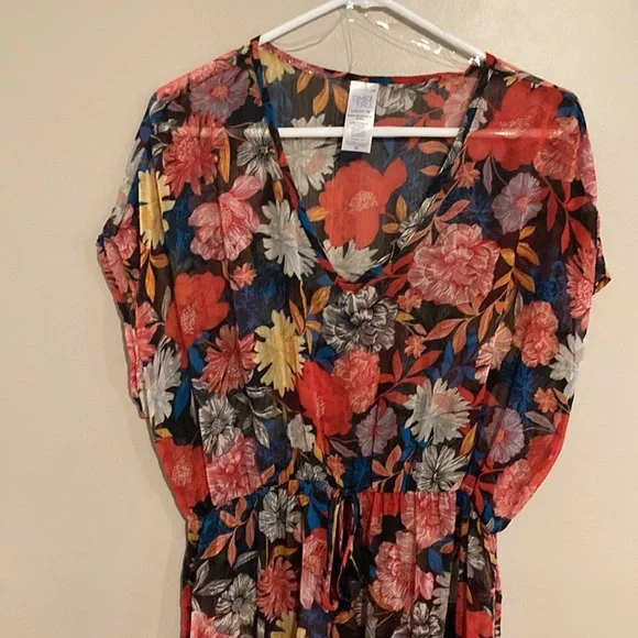 Time & Tru beach cover-up - Picture 2 of 4